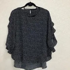 フレアスリーブ ブラック・ホワイト ドット柄 ブラウス