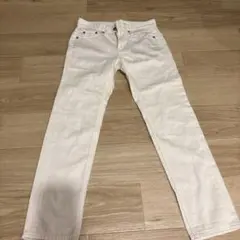 ホワイト スリムフィット デニムパンツ