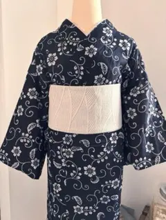 古今の浴衣　花唐草　綿紅梅