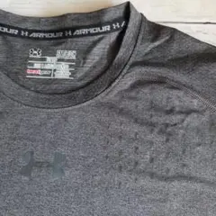 Under Armour HeatGear フィッティド半袖Tシャツ SMグレー