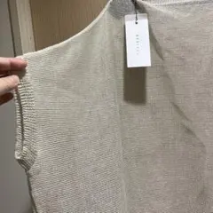 美品CYNICAL ベージュ ニットのサムネイル