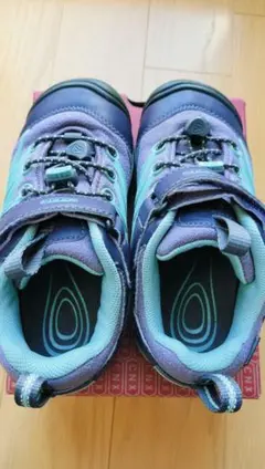 KEEN CNX スニーカー キッズ18.5cm