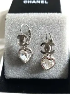 CHANEL ハート型クリスタルピアス