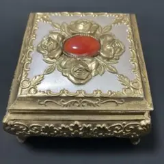 (2-23)アンティーク 金色装飾 ジュエリーボックス