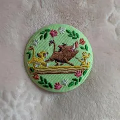 未使用　ディズニー　刺繍缶バッジ　ライオンキング