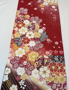 京友禅　はぎれ〈5975〉鈴　桜　金彩　赤ラメ地模様　着物Kyo yuzen