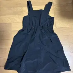 黒のジャンバースカート