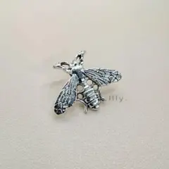 【ピンバッジ】蜂 ＊ ハチ ヴィンテージ風 シルバー