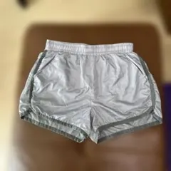New Balance ショートパンツ　レディース