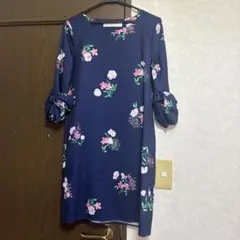 tocco closet ネイビー フラワープリント ワンピース