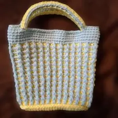 水色と黄色の編み物ミニバック