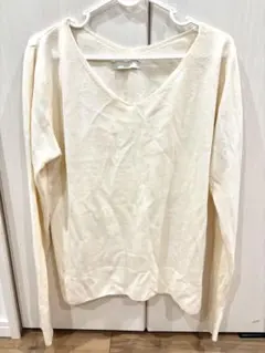 【未使用】Discoat 薄手アイボリー Vネック 長袖ニット