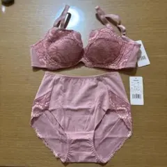 ダイアナ ブラジャーショーツセット E65 ピンク - メルカリ