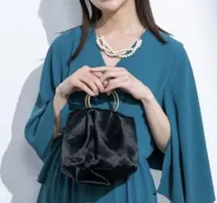 kaene パーティバッグ　美品　サテン