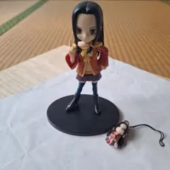 ワンピースボア・ハンコック フィギュアとストラップセット