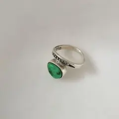 希少・北米作家一点物 シルバー925 天然石ヴィンテージリング（グリーン）
