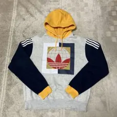 adidas パーカー　Lサイズ