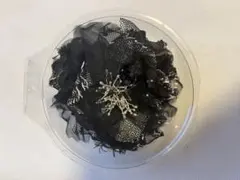 黒のレース花モチーフブローチ