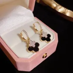 ブラッククローバーピアス