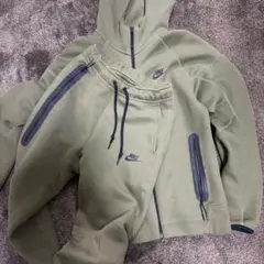 NIKE テックフリース (希少カラー)