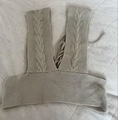 ケーブル編みレースアップビスチェ