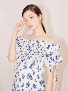 タグ付き新品♡SNIDEL♡ボリュームラッフルフリルプリントワンピース♡0サイズ