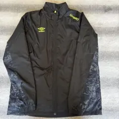 umbro ブラック ジップアップジャケット