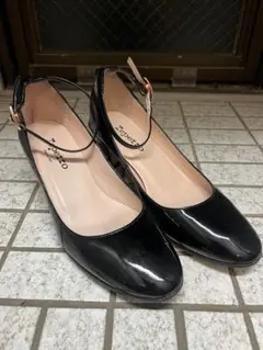 Repetto パテントレザー アンクルストラップ パンプスのサムネイル