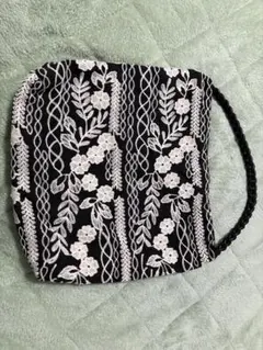 花柄刺繍のバッグ♡黒のワンハンドルバッグ bag