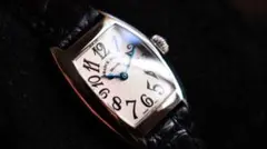 【不動/箱】ヴァンクリーフ&アーぺル クラシック トノー クオーツ ローマン 不動/箱】ヴァンクリーフ&アーぺル クラシック トノー クオーツ