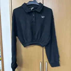 Reebok ブラック クロップド スウェット
