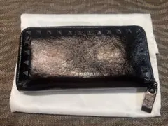 VALENTINO GARAVANI ロックスタッズ ラウンドファスナー長財布のサムネイル