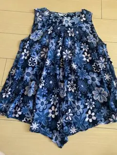 Piumosso（ピウモッソ）ネイビーホワイトブルー花柄プリントタンクトップのサムネイル