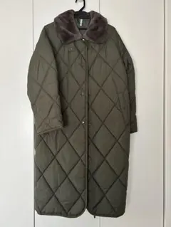 マットポリエステル中綿ダイヤキルトファー使い2WAYカラーコート