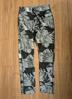 NIKE レディース レギンス ボタニカル柄XS