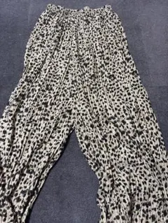 プリーツデザインパンツ Mサイズ