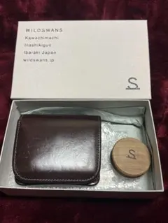 ワイルドスワンズ 折り財布