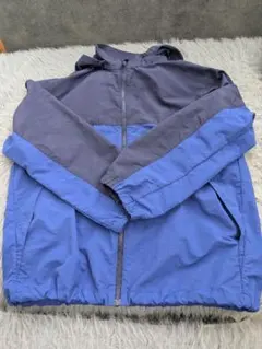春に☆ユニクロ☆ウインドブレーカー☆青とグレーのフード付き☆簡単収納☆150cm