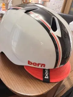 こども　ヘルメット　bern S-Mサイズのサムネイル