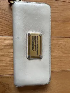 【MARC BY MARC JACOBS】長財布ラウンドファスナー 白系 レザー