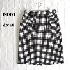INDIVI ドット柄 タックスカート 40 Lサイズ モノトーン 膝丈のサムネイル