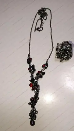 指輪、ネックレス、バングルブレスレットの3点セット