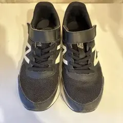 new balance 黒 スニーカー22cm