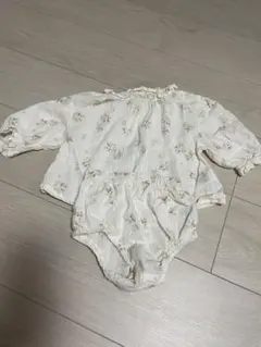 ホワイト 花柄 長袖ロンパース