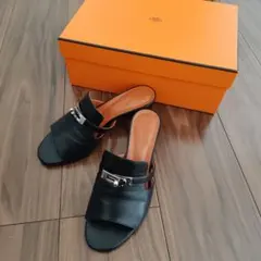 お値下げ中 HERMES ブラック レザーサンダル ケリー金具 - メルカリ