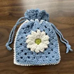 【大人気】グラニースクエア　巾着　毛糸　ハンドメイド　花　かぎ針　ブルー