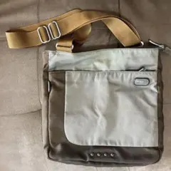 TUMI TECH ベージュ ショルダーバッグのサムネイル