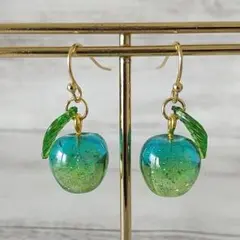 No.2506 青りんご ピアス ハンドメイド レジン