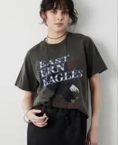 Whim Gazetteウィム ガゼットEagle Tee チャコールグレーのサムネイル