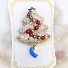 [559] クリスマスツリー(レッド) ビーズ刺繍ブローチ ハンドメイド